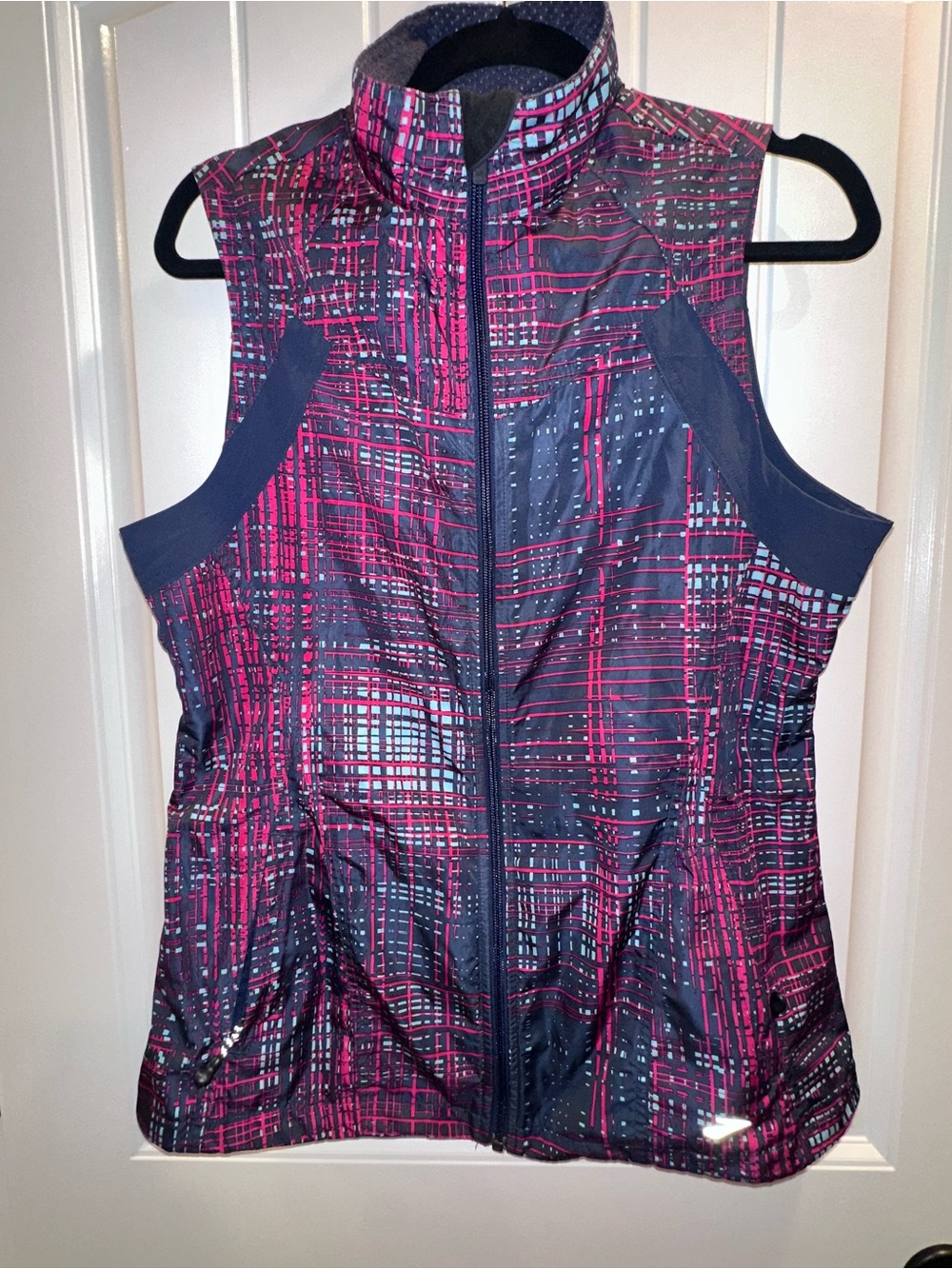 Brooks Shelter Technology Plaid Running Vest